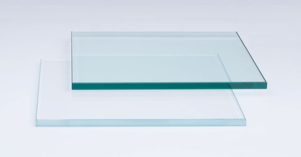 Ребра стекол - обычное стекло и осветленное стекло